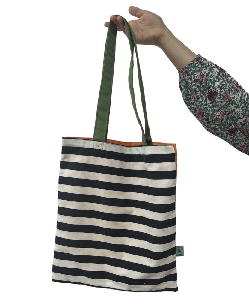 Bossa Tote Bag de tela reutilitzada "col·lecció Lo Cigronet" -UPCYCLED CARTAES- 2 Bossa Tote Bag de tela reutilitzada "col·lecció Lo Cigronet" -UPCYCLED CARTAES- - Imatge 2