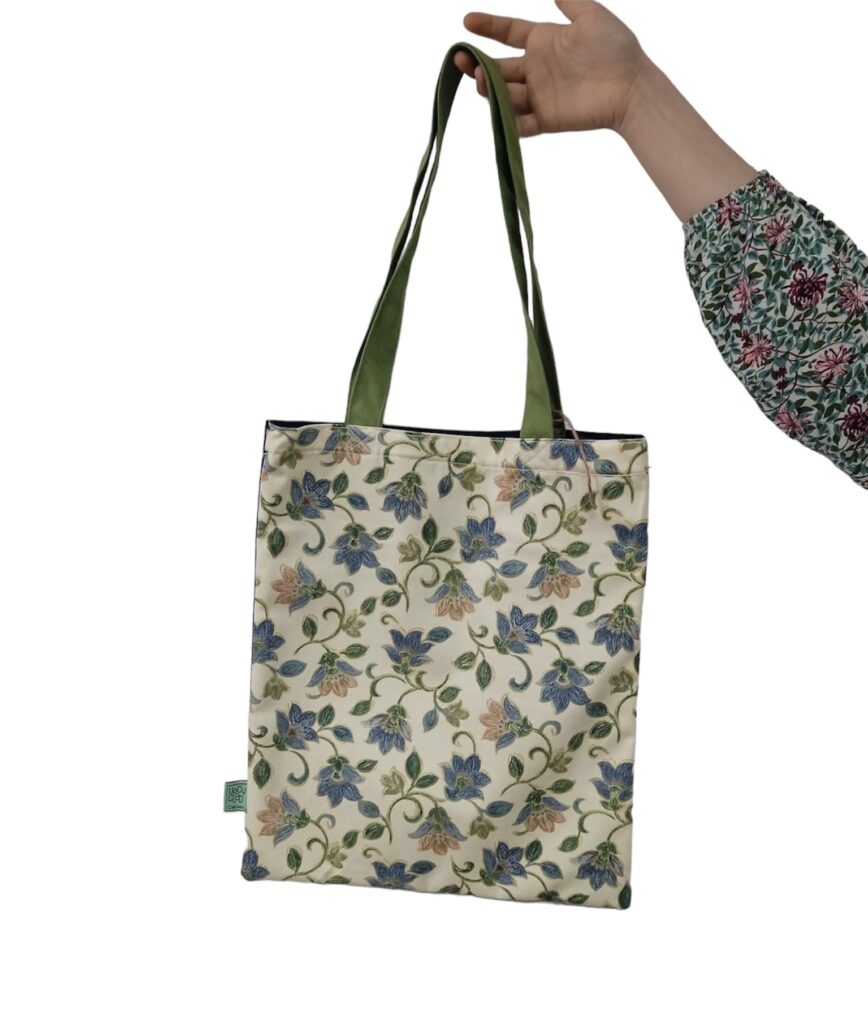 Bossa Tote Bag de tela reutilitzada "col·lecció Lo Cigronet" -UPCYCLED CARTAES- 2 Bossa Tote Bag de tela reutilitzada "col·lecció Lo Cigronet" -UPCYCLED CARTAES- - Imatge 2