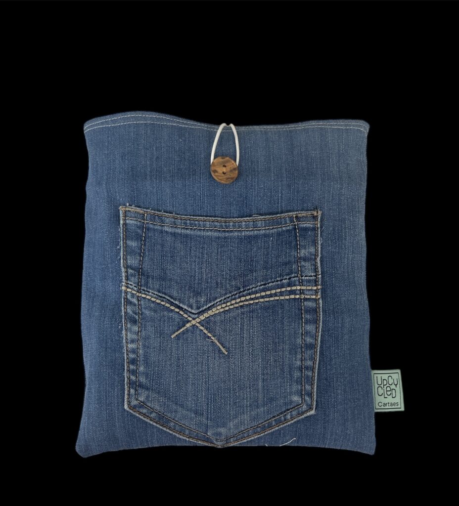 Funda tablet de tela reutilitzada texana -UPCYCLED CARTAES- 3 Funda tablet de tela reutilitzada texana -UPCYCLED CARTAES- - Imatge 3