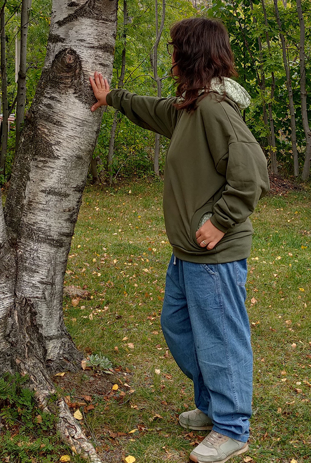 Dessuadora KALIU verda 1 Dessuadora oversized KALIU en color verd