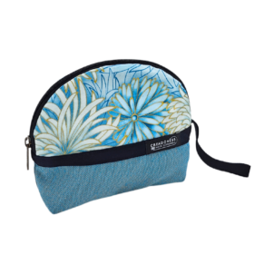 Neceser Azul KikuAka Creadoness Moda Sostenible Handmade Espana Hecho a mano Accesorios Sostenibles de Diseno Barcelona ESS