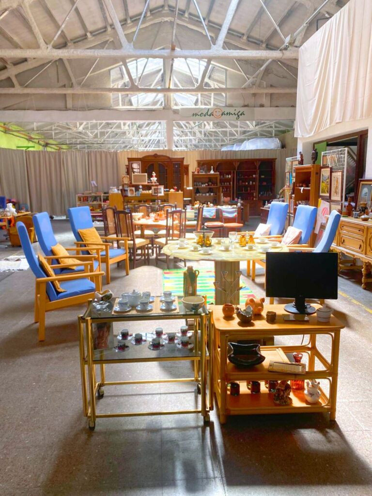 Botigues Roba Amiga Girona 3 Botigues Roba Amiga Girona - Imatge 3