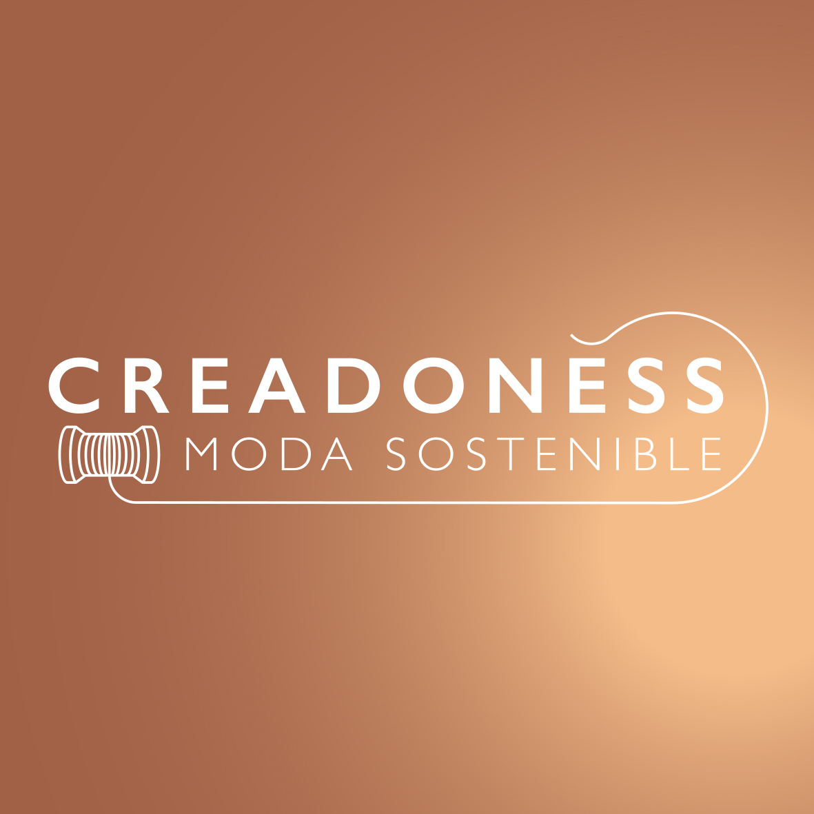 logo blanco en cuadrado oro